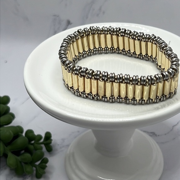NWT French Connection Mixed Metal Stretch Bracelet. - Picture 3 of 7